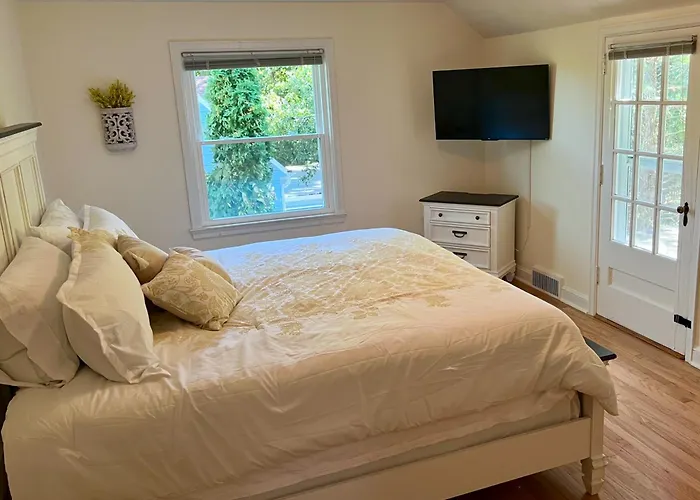 Entire House For Rent Fully Equipped Walking Distance Home