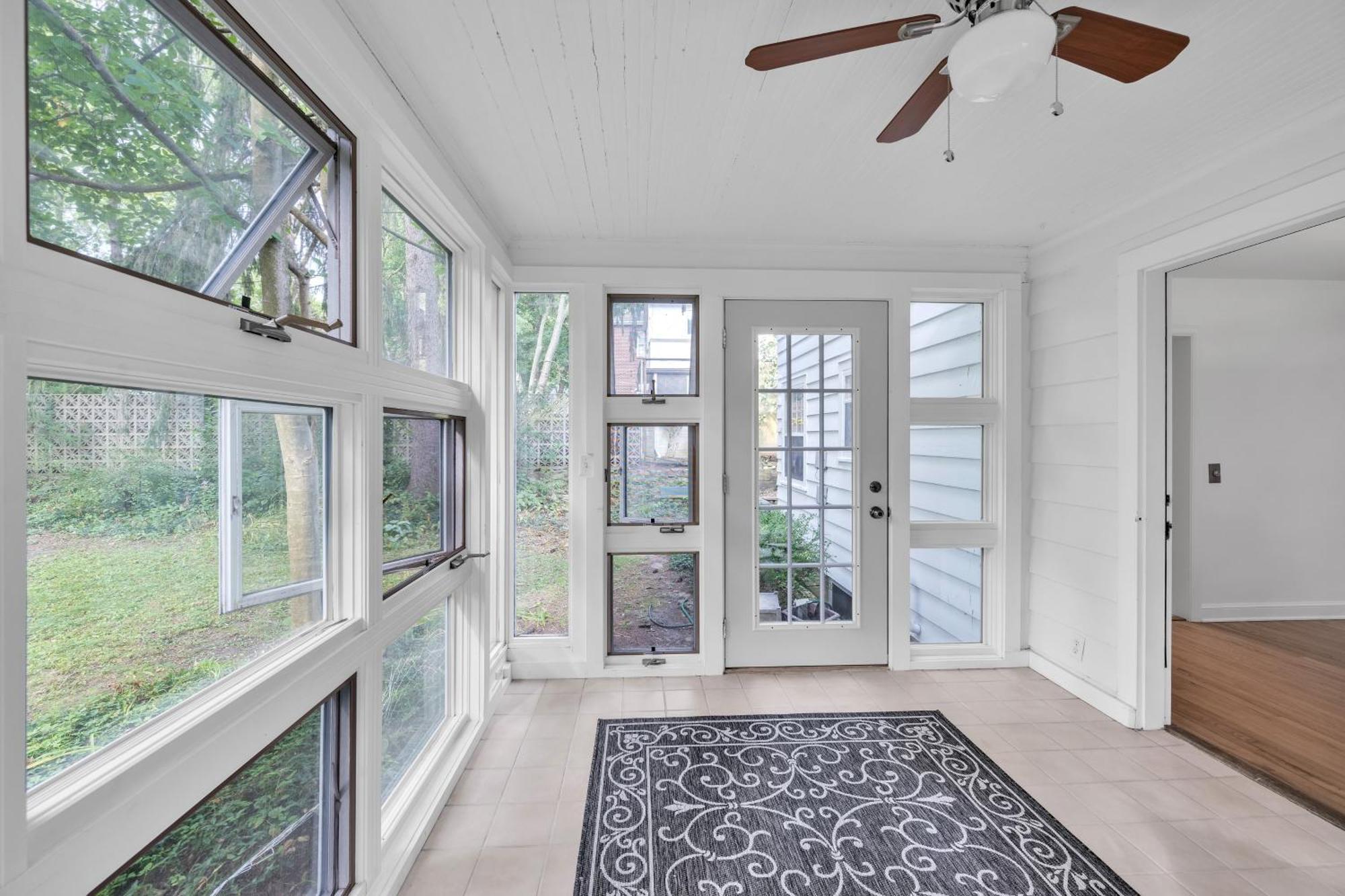 Entire House For Rent Fully Equipped Walking Distance *